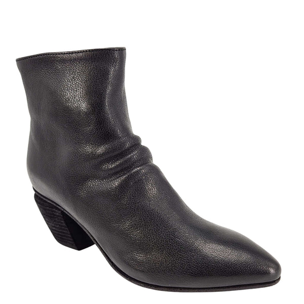 Black leather ankle boot with block heel, pointed toe, side seam