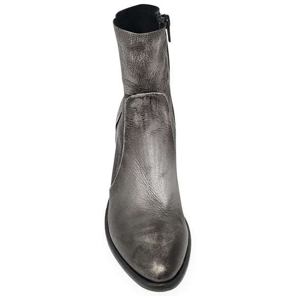 Silver leather ankle boot with elastic back collar and rounded toe
