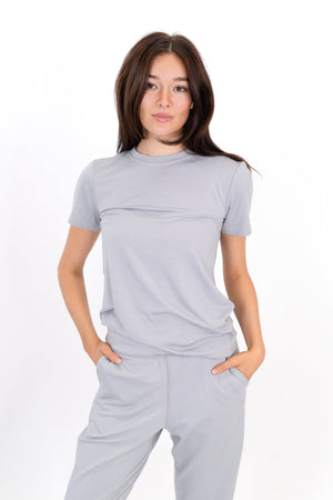Gray short-sleeve T-shirt with crew neck and relaxed fit