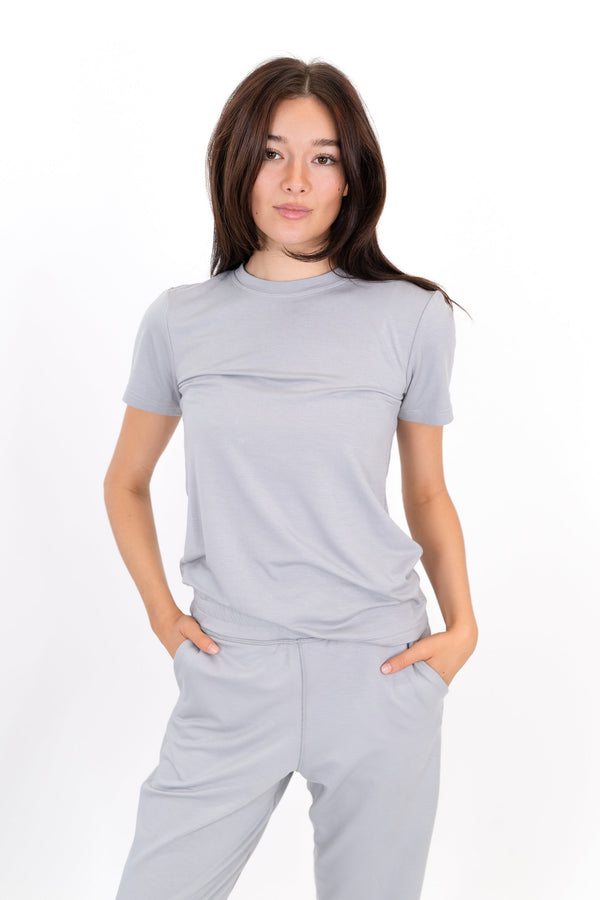 Gray short-sleeve T-shirt with crew neck and relaxed fit