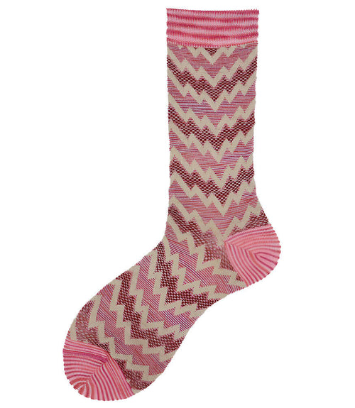 Cream short socks with pink ribbed cuff and zigzag chevron pattern