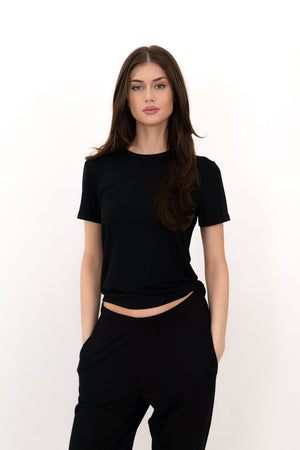 Black short-sleeve T-shirt with waist cutout and curved hem