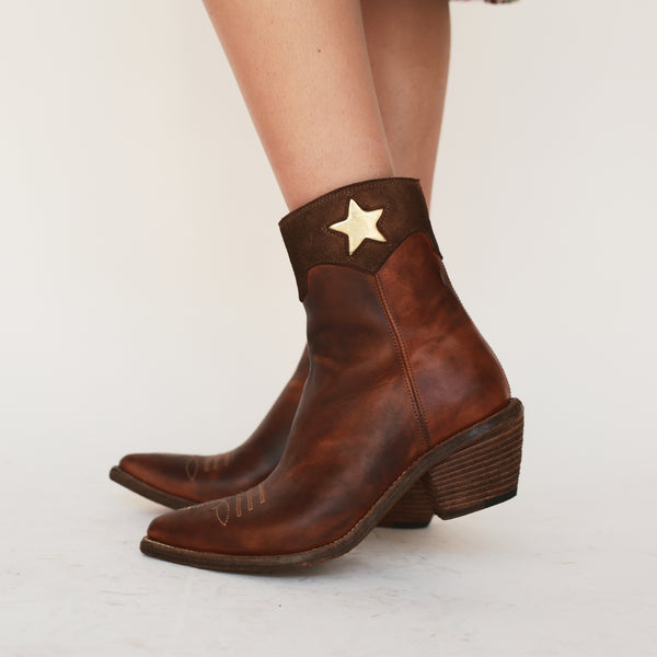 Cognac leather pointy-toe ankle boots with star patch and stacked heel