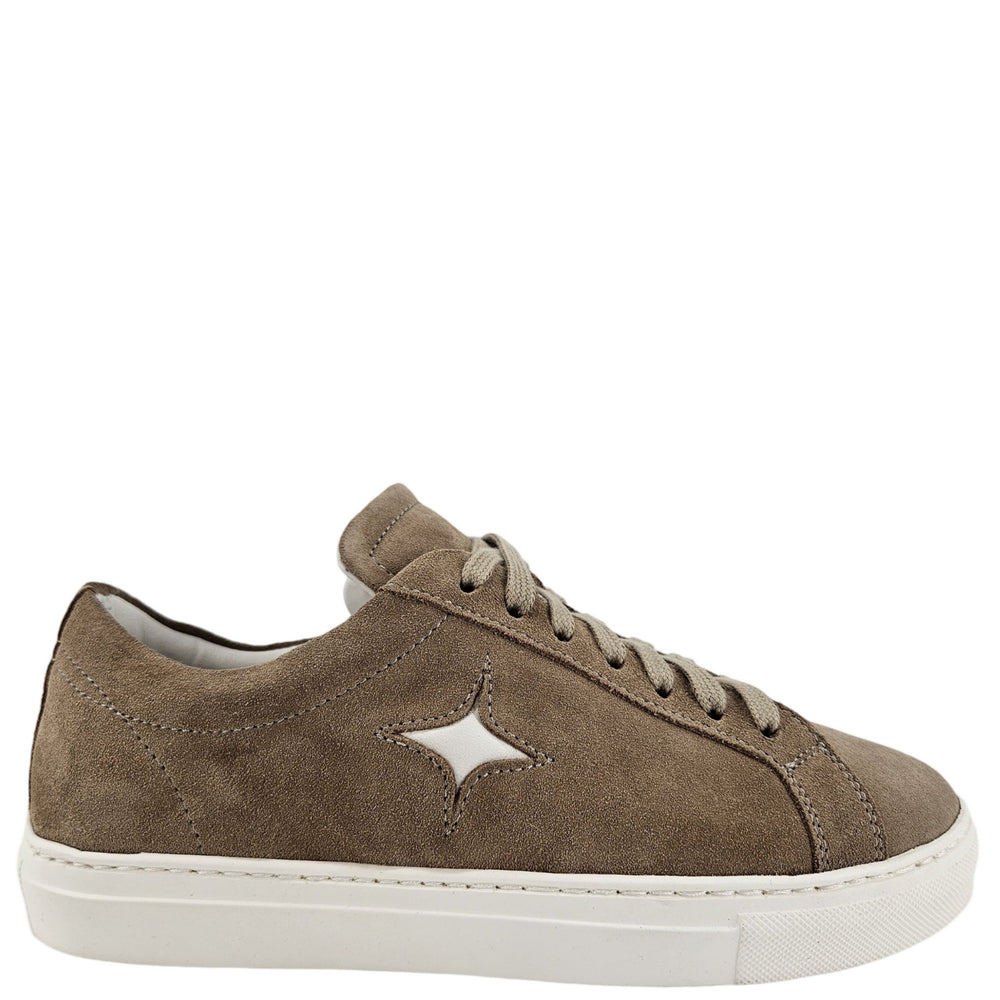 Beige suede lace-up sneaker with star side logo and white rubber sole