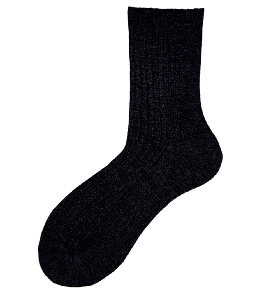 Women’s short black socks with a ribbed ankle cuff and knit texture