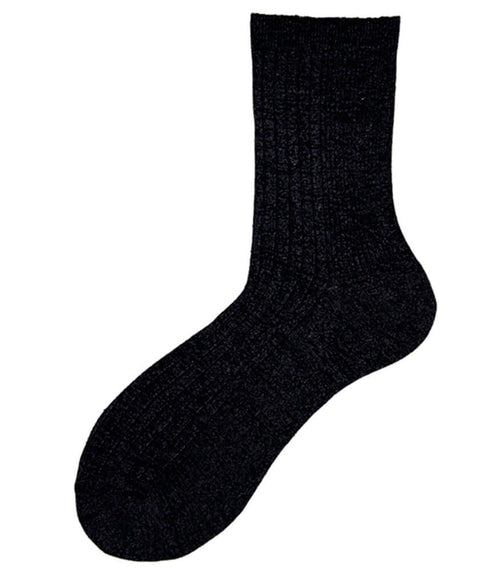 Women’s short black socks with a ribbed ankle cuff and knit texture