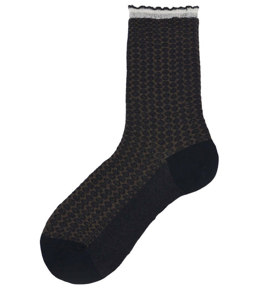 Short socks in dark fabric with subtle all-over pattern and ribbed cuffs