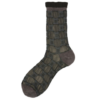 Black short socks with ribbed cuff and subtle geometric pattern