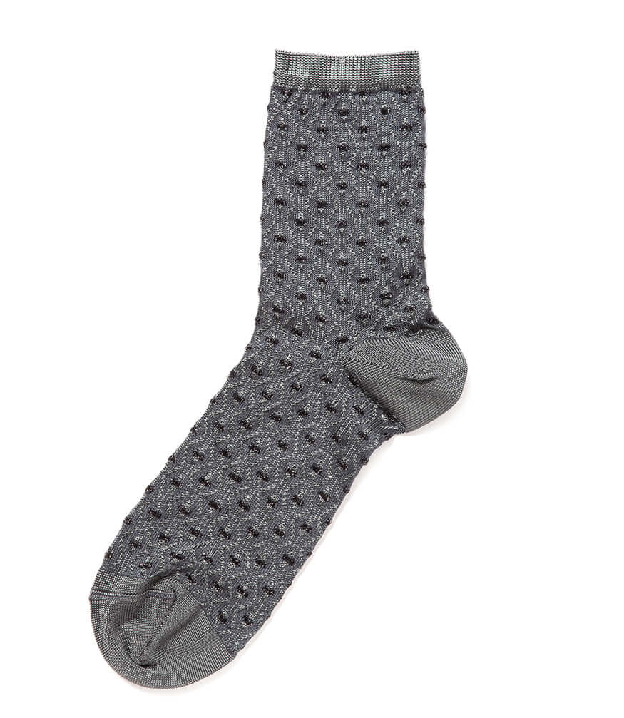 Zigzag-pattern crew socks in dark gray, ankle length with cushioned sole